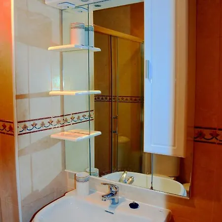 He Zenia-anne Marie Apartment *
